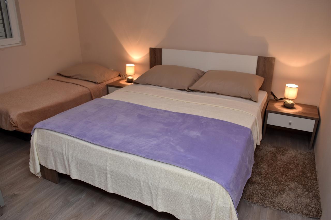 Apartments Oresic Vir Luaran gambar