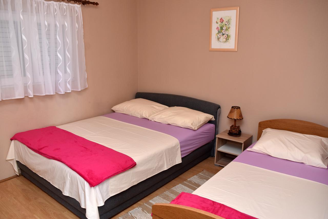 Apartments Oresic Vir Luaran gambar