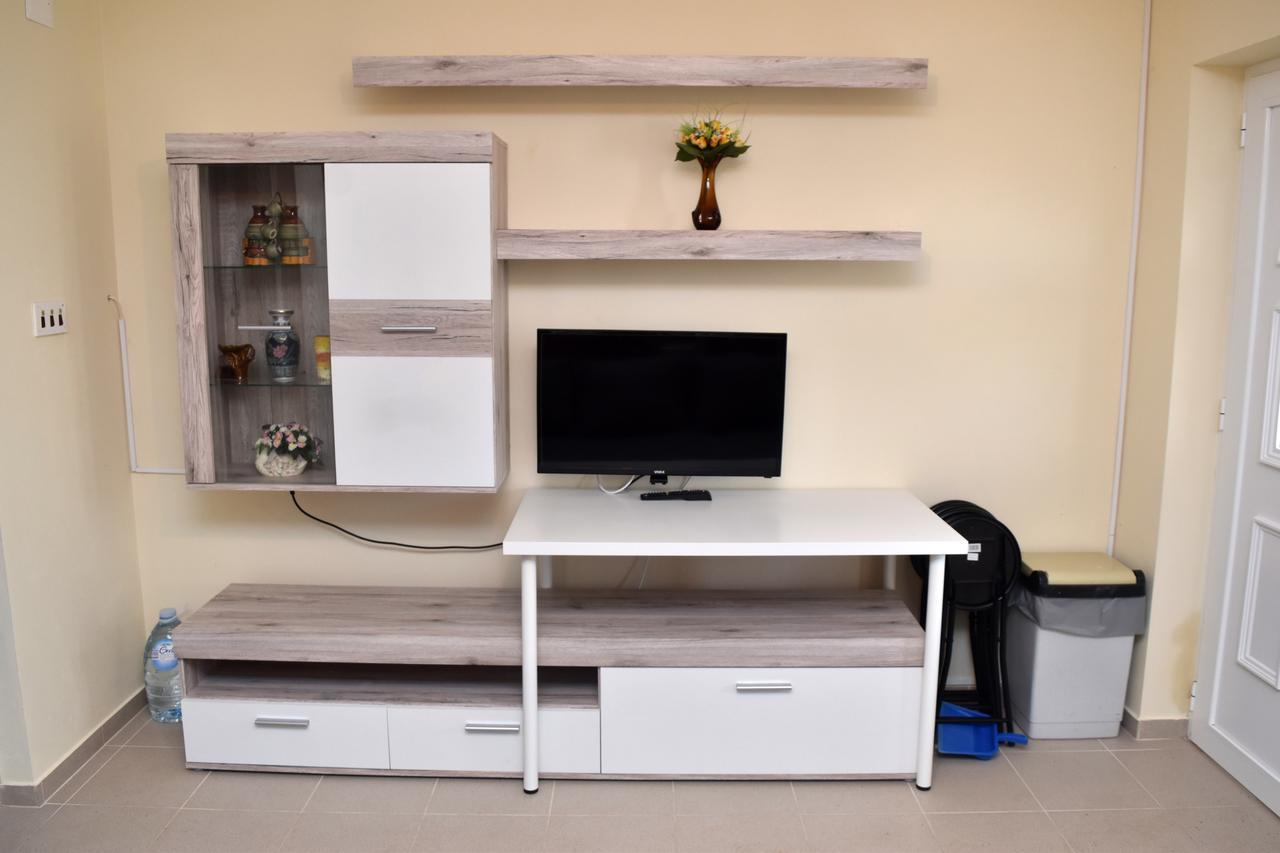 Apartments Oresic Vir Luaran gambar