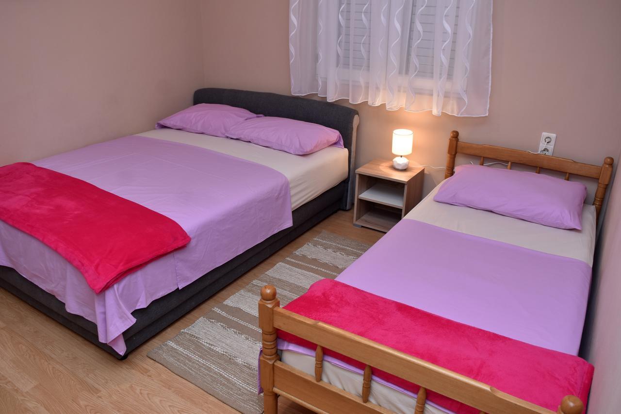 Apartments Oresic Vir Luaran gambar