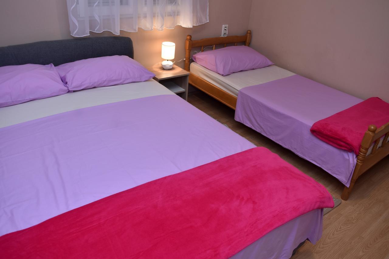 Apartments Oresic Vir Luaran gambar