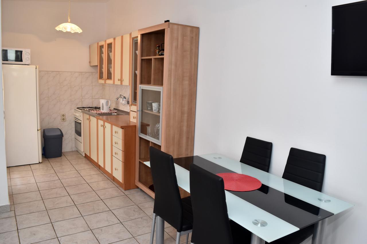 Apartments Oresic Vir Luaran gambar