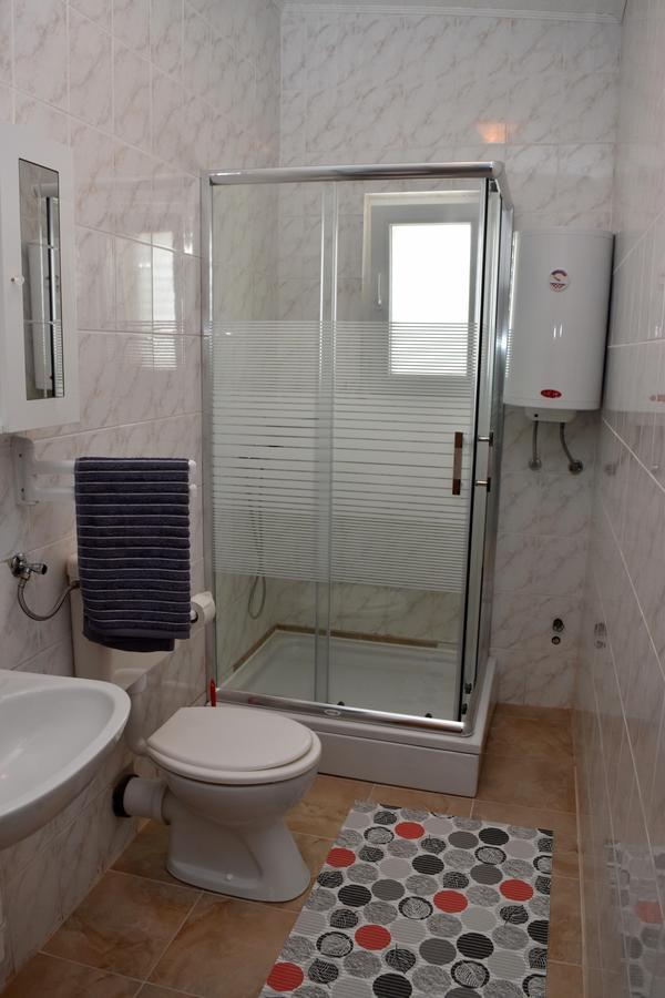 Apartments Oresic Vir Luaran gambar