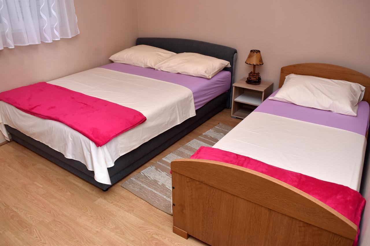 Apartments Oresic Vir Luaran gambar
