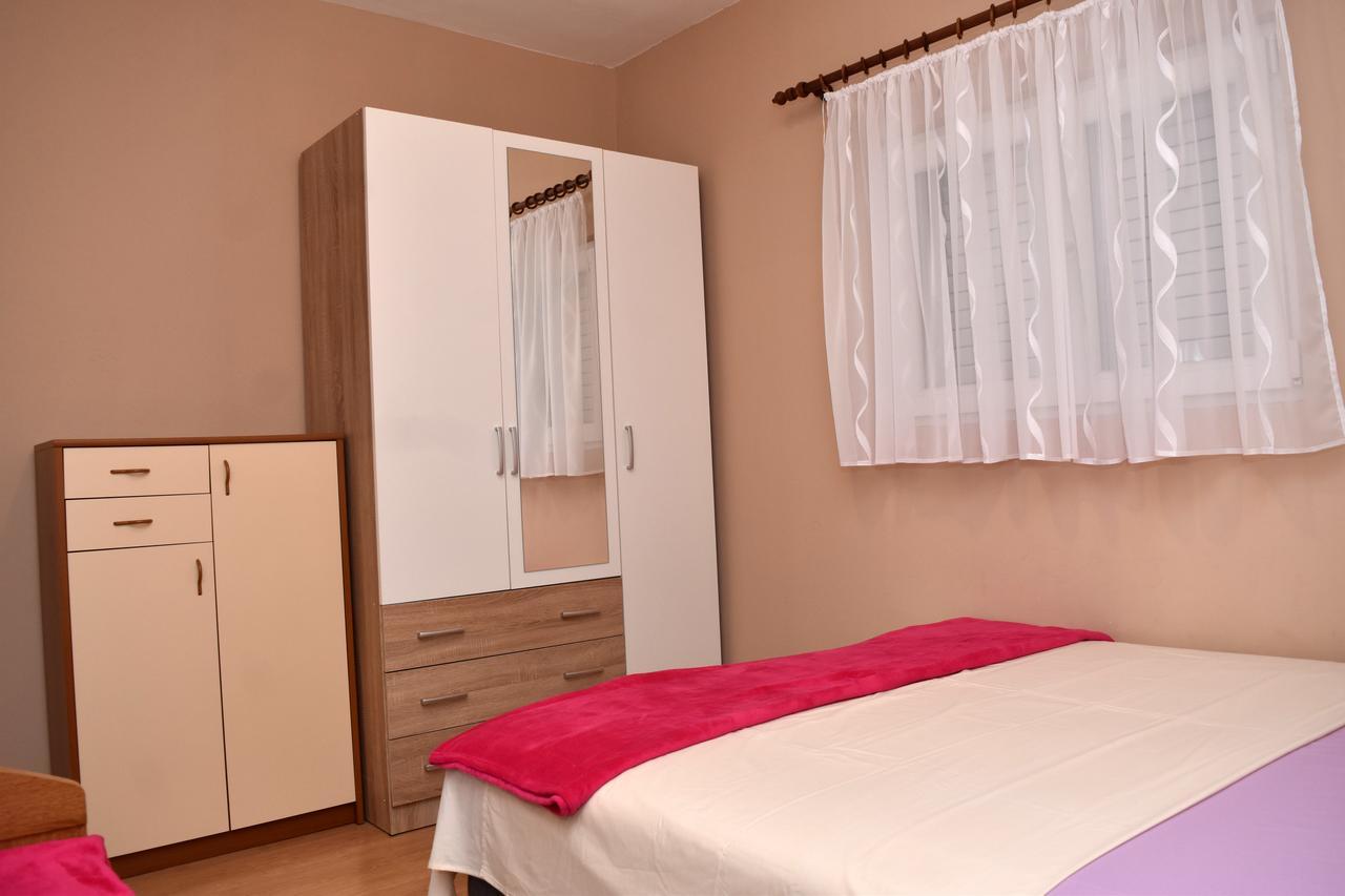 Apartments Oresic Vir Luaran gambar