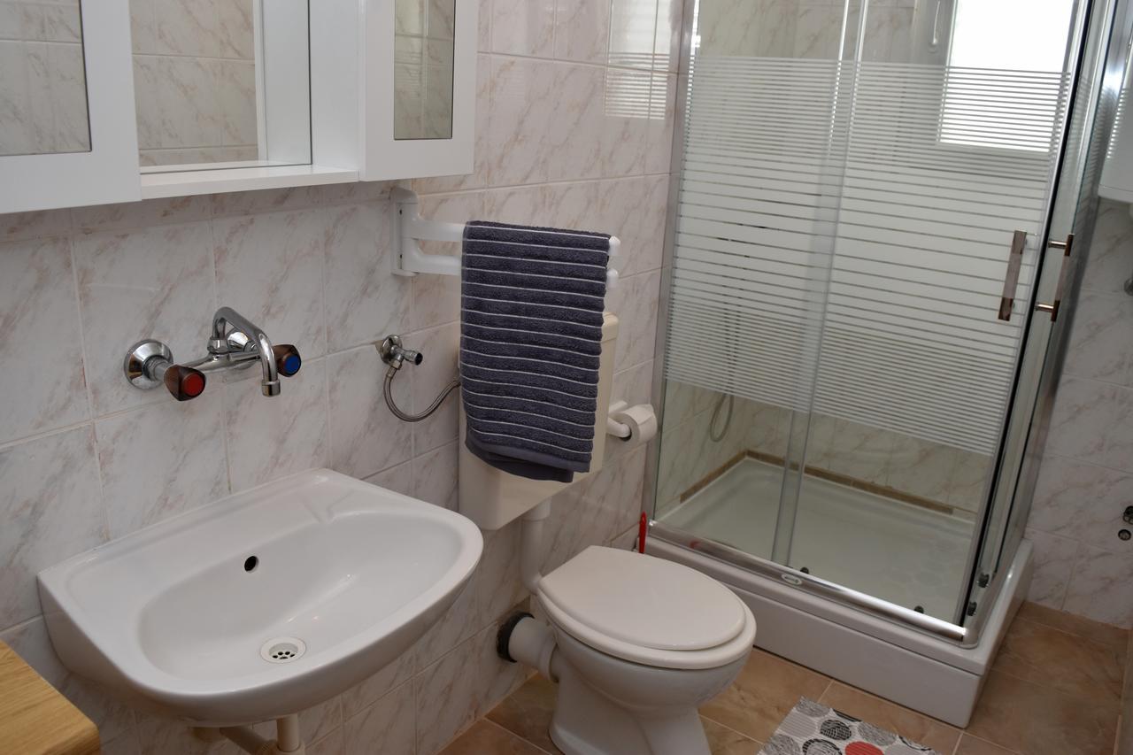 Apartments Oresic Vir Luaran gambar
