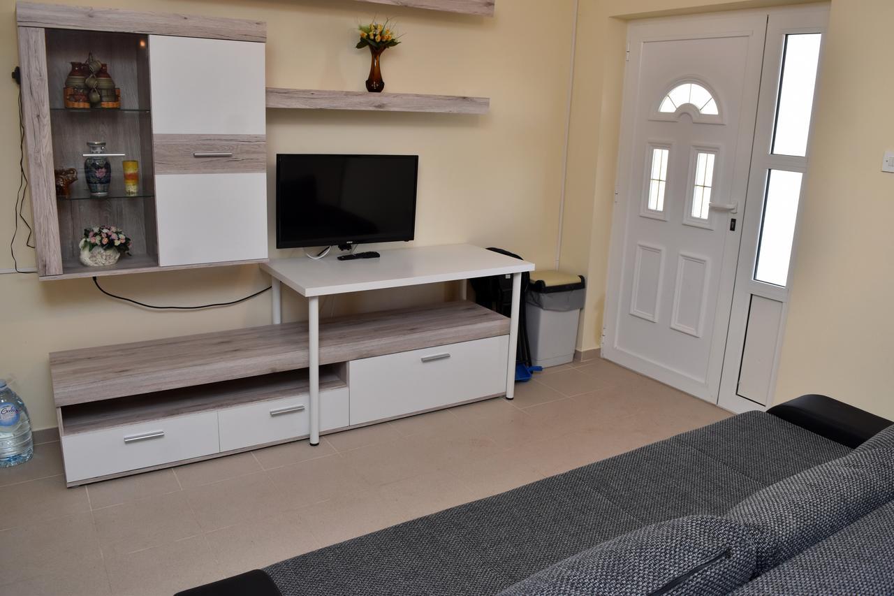Apartments Oresic Vir Luaran gambar